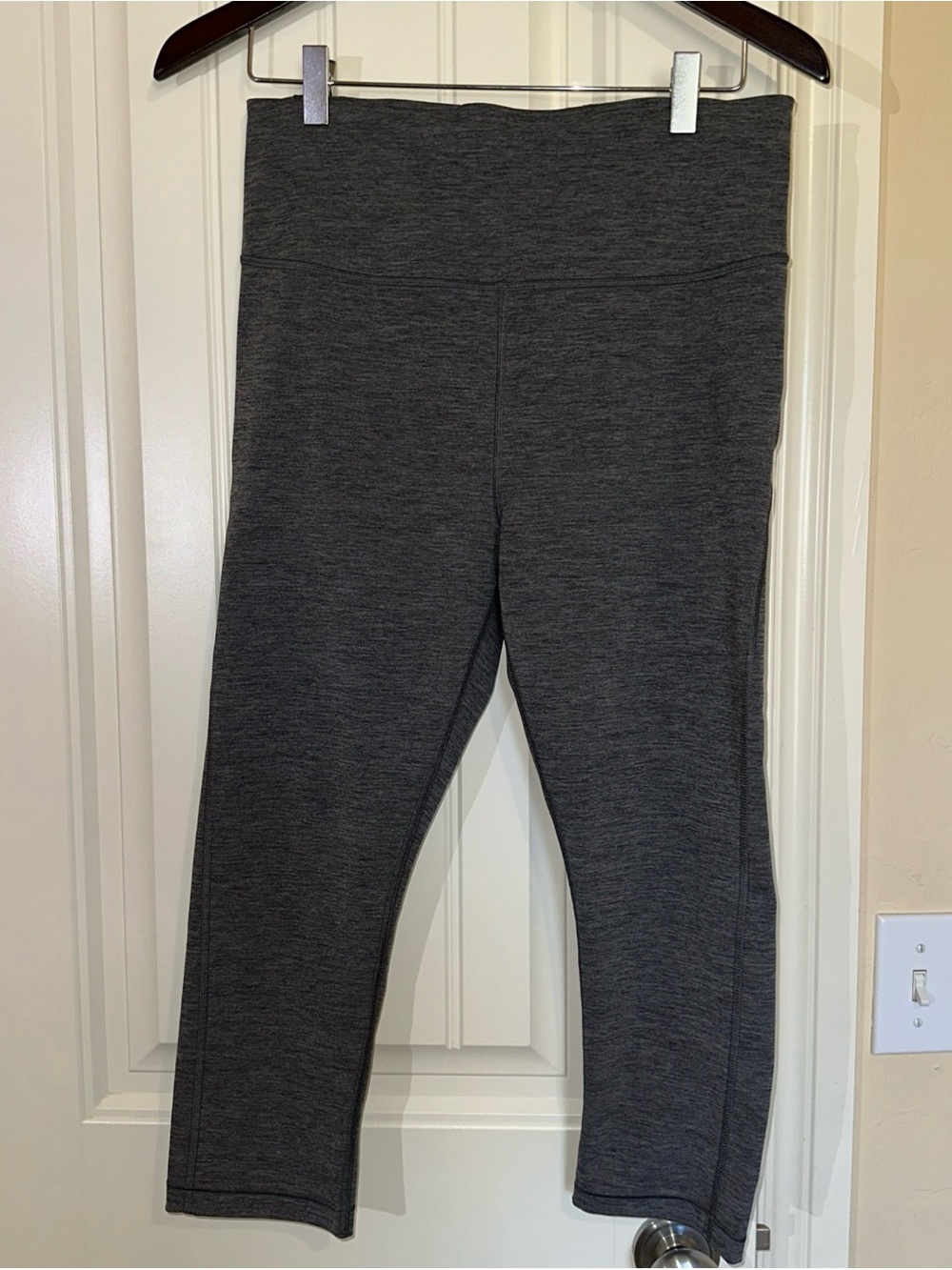 Athleta Women's 20" Ultimate Stash Pocket Capri Leggings M